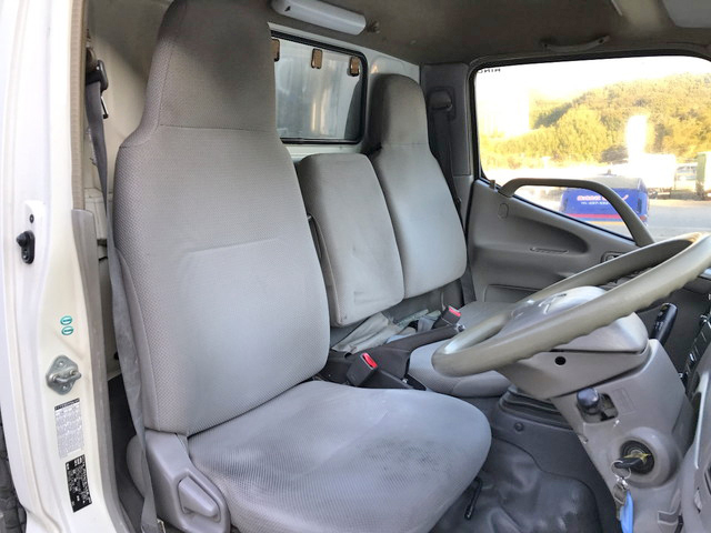 日野デュトロ冷凍車（冷蔵車）小型（2t・3t）[写真29]