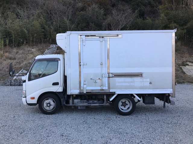 日野デュトロ冷凍車（冷蔵車）小型（2t・3t）[写真05]