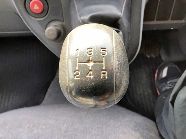 三菱ふそうキャンターガッツ平ボディ小型（2t・3t）[写真21]