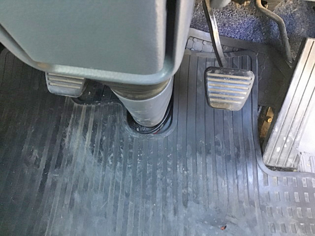 三菱ふそうキャンター平ボディ小型（2t・3t）[写真21]