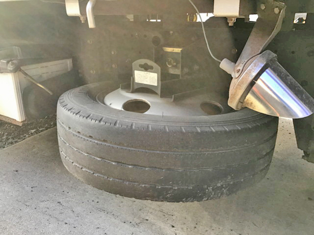 三菱ふそうキャンター平ボディ小型（2t・3t）[写真09]