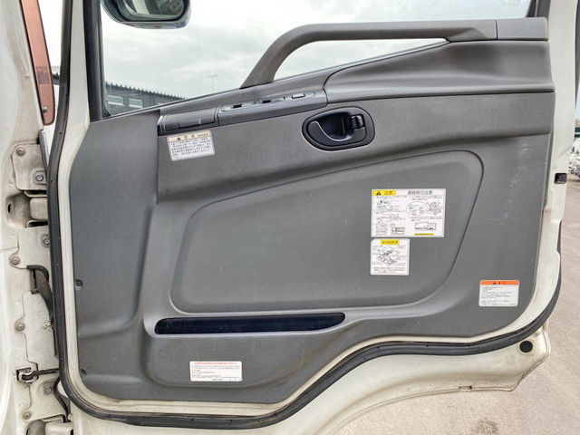 三菱ふそうスーパーグレートトレーラーヘッド（トラクターヘッド）大型（10t）[写真28]