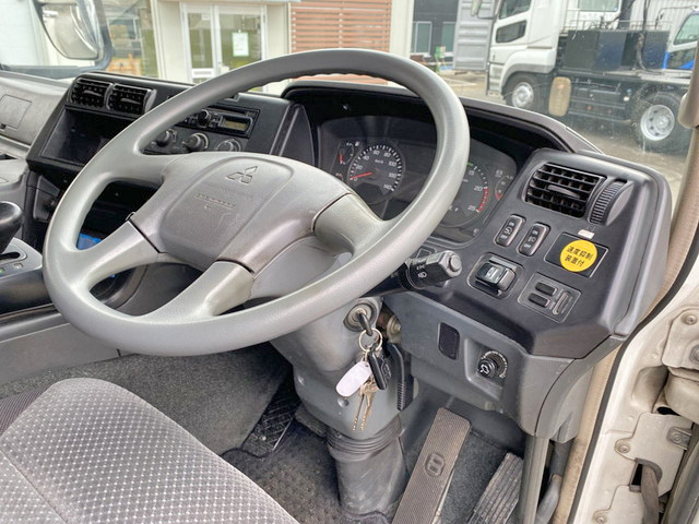 三菱ふそうスーパーグレートトレーラーヘッド（トラクターヘッド）大型（10t）[写真33]