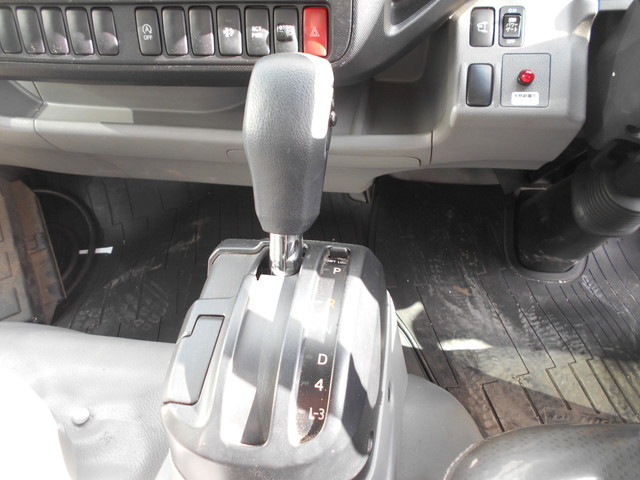 日野デュトロ冷凍車（冷蔵車）小型（2t・3t）[写真24]