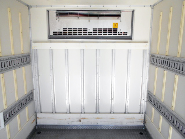 日野デュトロ冷凍車（冷蔵車）小型（2t・3t）[写真09]