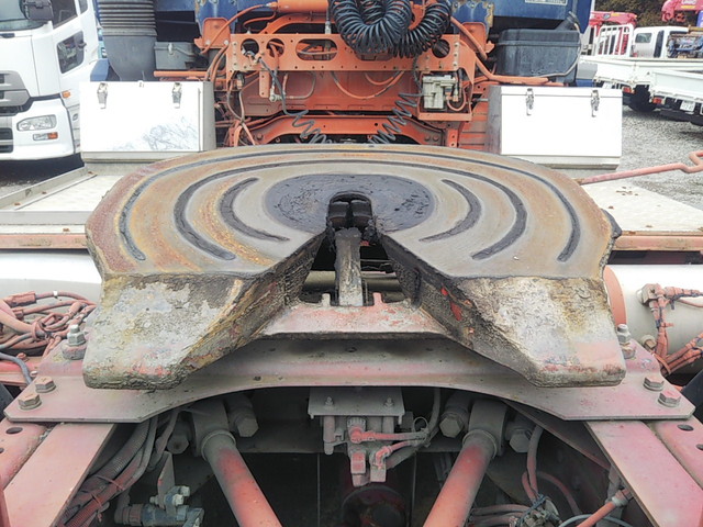 UDトラックスクオントレーラーヘッド（トラクターヘッド）大型（10t）[写真10]