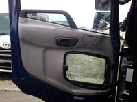 UDトラックスクオントレーラーヘッド（トラクターヘッド）大型（10t）[写真21]