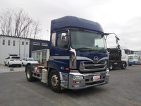 UDトラックスクオントレーラーヘッド（トラクターヘッド）大型（10t）[写真03]