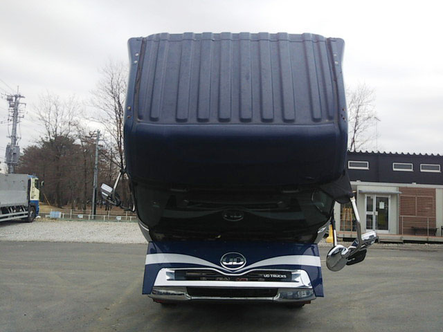 UDトラックスクオントレーラーヘッド（トラクターヘッド）大型（10t）[写真08]