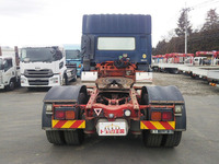 UDトラックスクオントレーラーヘッド（トラクターヘッド）大型（10t）[写真09]