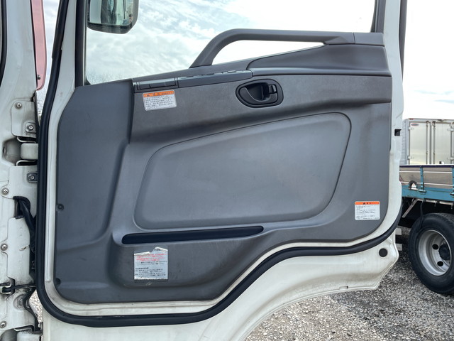 三菱ふそうスーパーグレートパネルウイング大型（10t）[写真26]