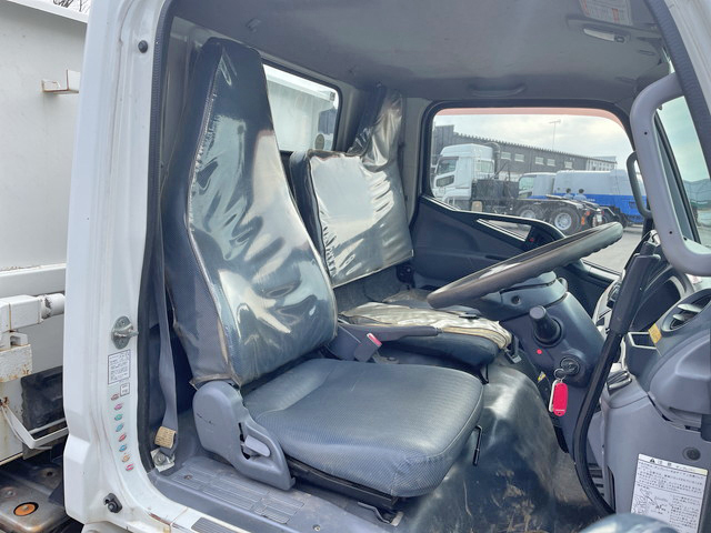 三菱ふそうキャンターダンプ小型（2t・3t）[写真28]