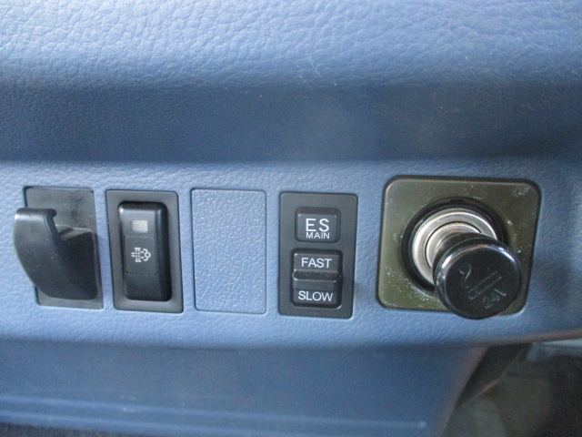 日野レンジャーユニック4段中型（4t）[写真32]