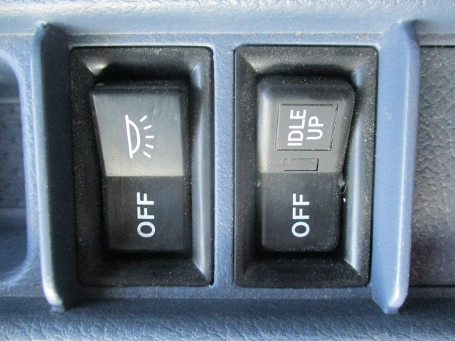 日野レンジャーユニック4段中型（4t）[写真35]