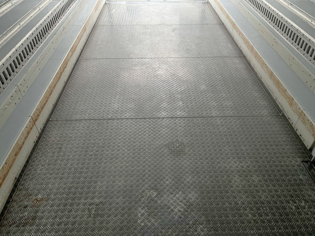 日野レンジャー冷凍車（冷蔵車）中型（4t）[写真14]