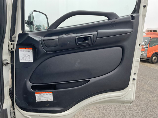 日野レンジャー冷凍車（冷蔵車）中型（4t）[写真28]