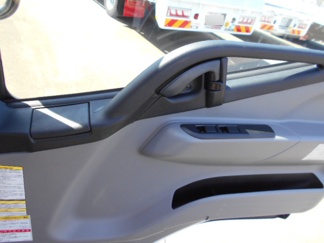 三菱ふそうキャンターセーフティローダー小型（2t・3t）[写真38]