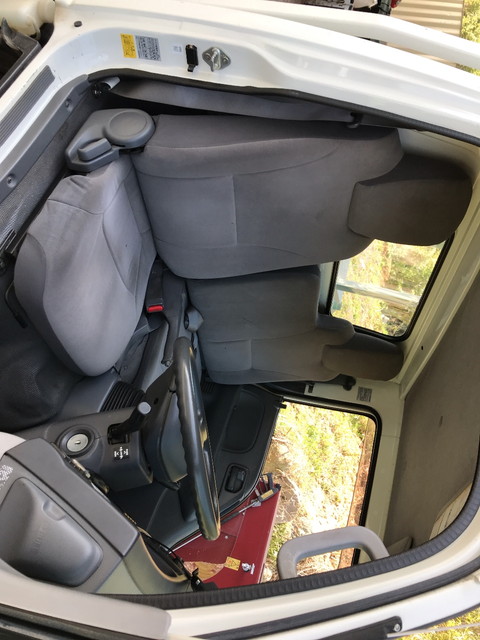 いすゞエルフ平ボディ小型（2t・3t）[写真31]