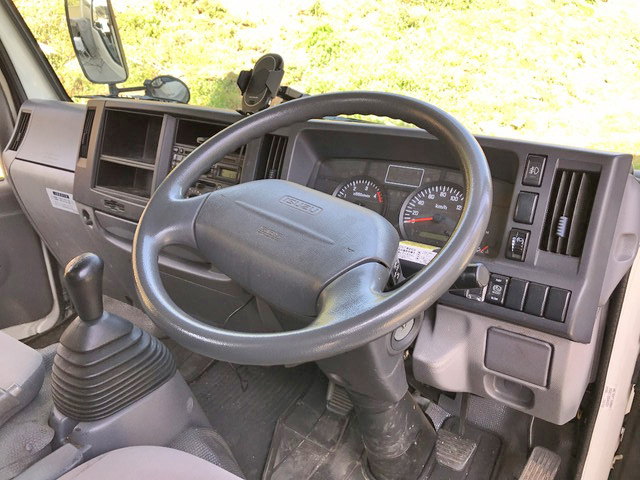 いすゞエルフ平ボディ小型（2t・3t）[写真32]