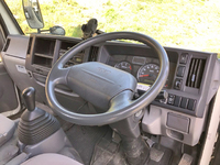 いすゞエルフ平ボディ小型（2t・3t）[写真32]