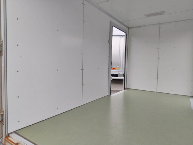 三菱ふそうキャンターアルミバン小型（2t・3t）[写真12]