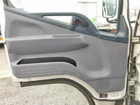 三菱ふそうキャンターアルミバン小型（2t・3t）[写真31]