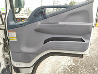 三菱ふそうキャンターアルミバン小型（2t・3t）[写真32]