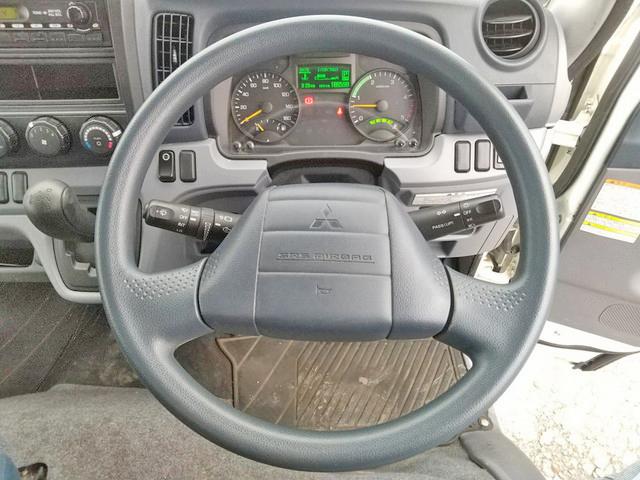 三菱ふそうキャンターアルミバン小型（2t・3t）[写真38]