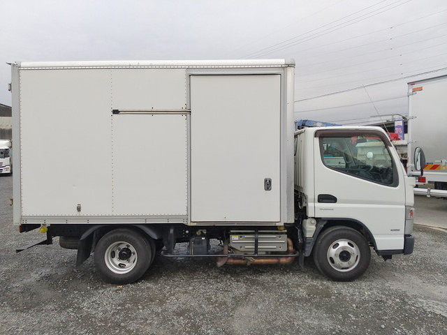 三菱ふそうキャンターアルミバン小型（2t・3t）[写真05]
