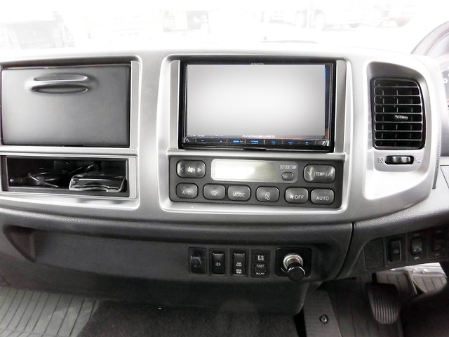 日野レンジャー平ボディ中型（4t）[写真10]