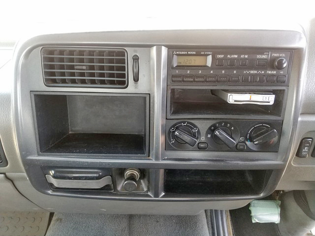 三菱ふそうファイターセルフクレーン3段中型（4t）[写真37]