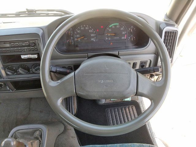 三菱ふそうファイターセルフクレーン3段中型（4t）[写真38]