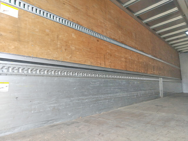 UDトラックスクオンアルミウイング大型（10t）[写真11]