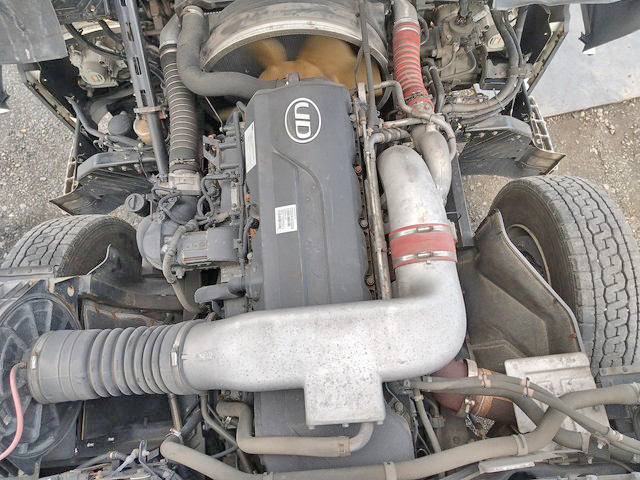 UDトラックスクオンアルミウイング大型（10t）[写真23]