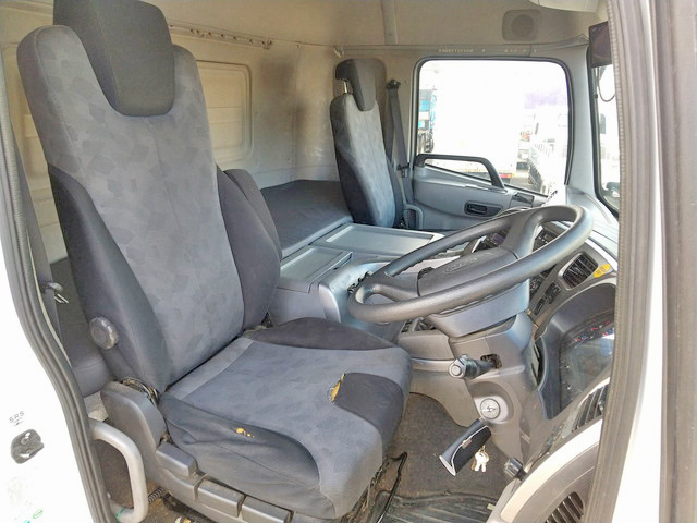 UDトラックスクオンアルミウイング大型（10t）[写真31]