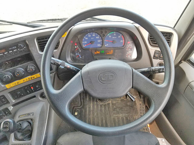 UDトラックスクオンアルミウイング大型（10t）[写真34]