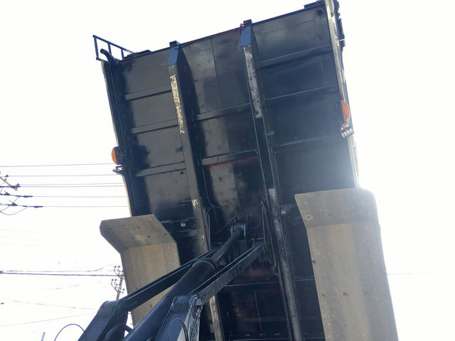 UDトラックスビッグサムダンプ大型（10t）[写真14]