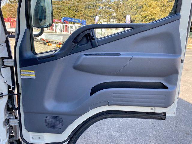 三菱ふそうキャンター冷凍車（冷蔵車）小型（2t・3t）[写真31]