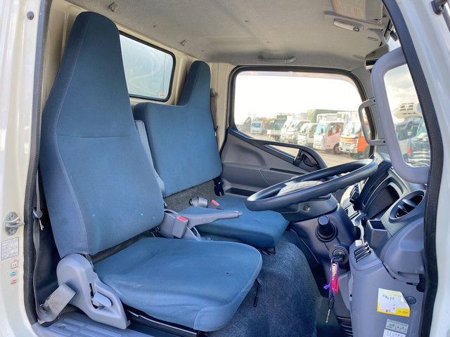 三菱ふそうキャンター冷凍車（冷蔵車）小型（2t・3t）[写真32]