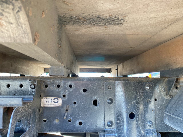 いすゞエルフ平ボディ小型（2t・3t）[写真21]