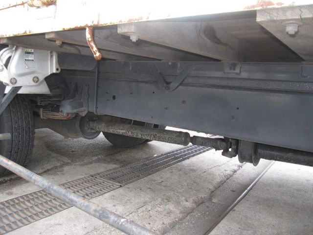 UDトラックスコンドルスクラップ運搬車中型（4t）[写真10]