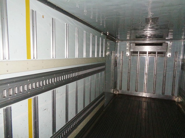 日野レンジャー冷凍車（冷蔵車）中型（4t）[写真11]