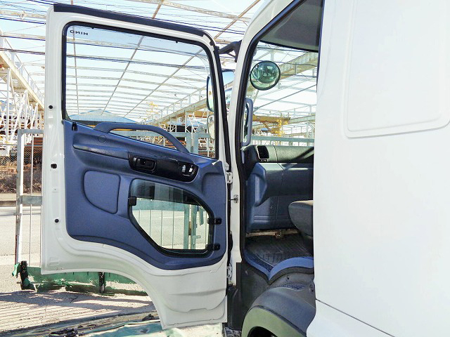 日野レンジャー冷凍車（冷蔵車）中型（4t）[写真27]