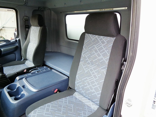 日野レンジャー冷凍車（冷蔵車）中型（4t）[写真28]