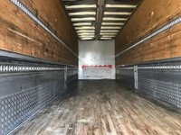 UDトラックスクオンアルミウイング大型（10t）[写真10]