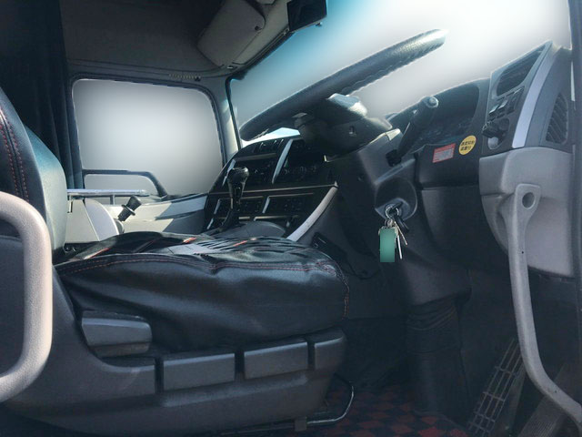 UDトラックスクオンアルミウイング大型（10t）[写真27]