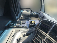 UDトラックスクオンアルミウイング大型（10t）[写真28]