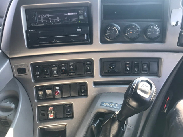 UDトラックスクオンアルミウイング大型（10t）[写真32]