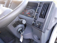 いすゞエルフ移動販売車小型（2t・3t）[写真17]