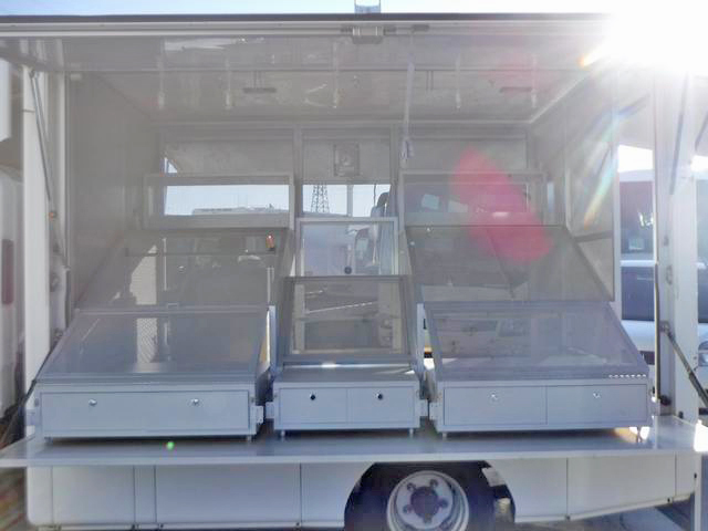 いすゞエルフ移動販売車小型（2t・3t）[写真22]